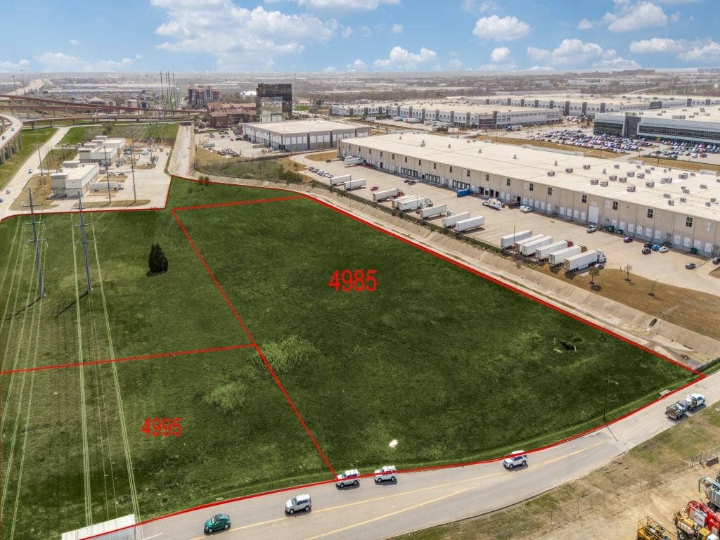 4995 W Rochelle Road, Irving, TX 75062 Birds eye view of property