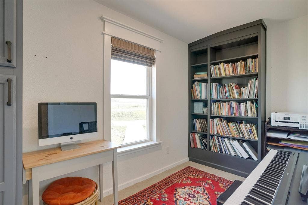 939 Twin Bends Road, Crawford, TX 76638 Office featuring baseboards