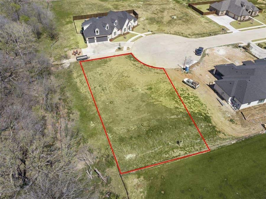 Property photo for 409 Meadowlands Drive, Denton, TX