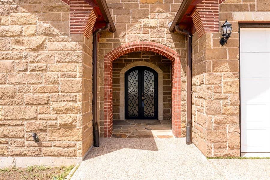 Property photo for 3024 Red Oak Drive, Granbury, TX