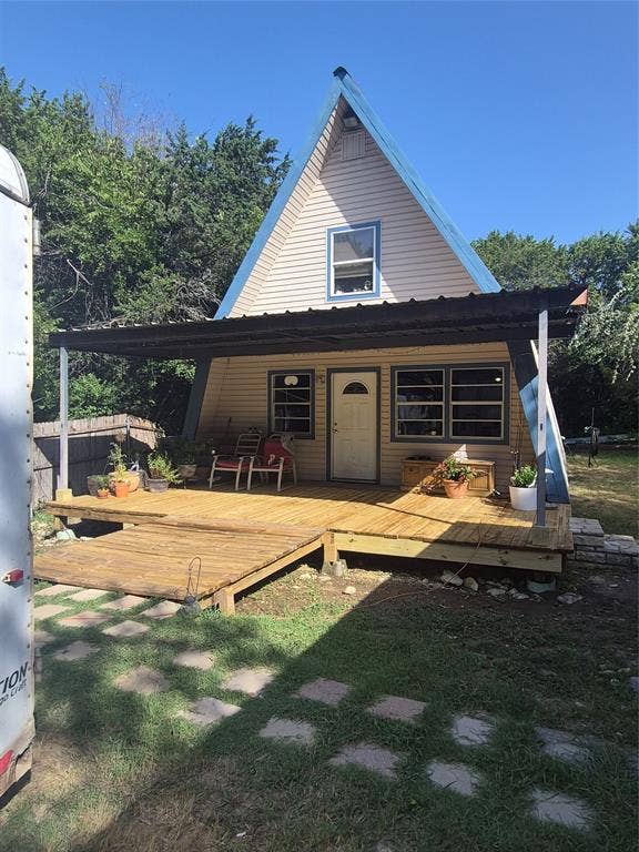 Property photo for 1015 Comanche Cove Drive, Granbury, TX