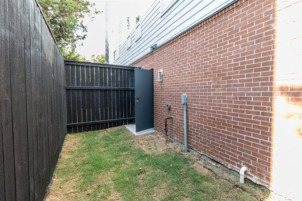 4210 Roseland Avenue, Dallas, TX 75204 4210 Roseland Avenue, Dallas, TX 75204