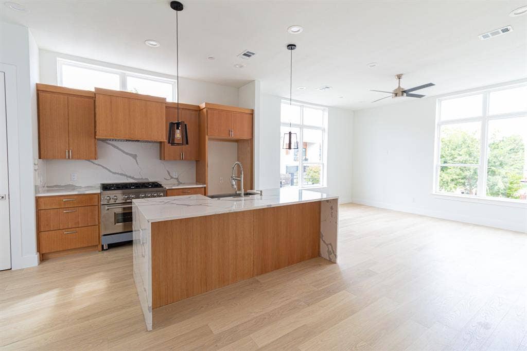 4210 Roseland Avenue, Dallas, TX 75204 4210 Roseland Avenue, Dallas, TX 75204