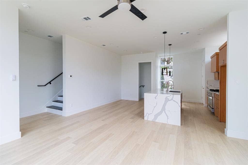 4210 Roseland Avenue, Dallas, TX 75204 4210 Roseland Avenue, Dallas, TX 75204