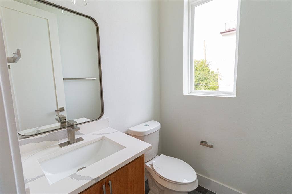 4210 Roseland Avenue, Dallas, TX 75204 4210 Roseland Avenue, Dallas, TX 75204