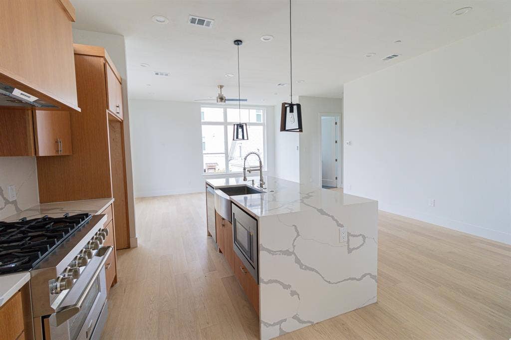 4210 Roseland Avenue, Dallas, TX 75204 4210 Roseland Avenue, Dallas, TX 75204