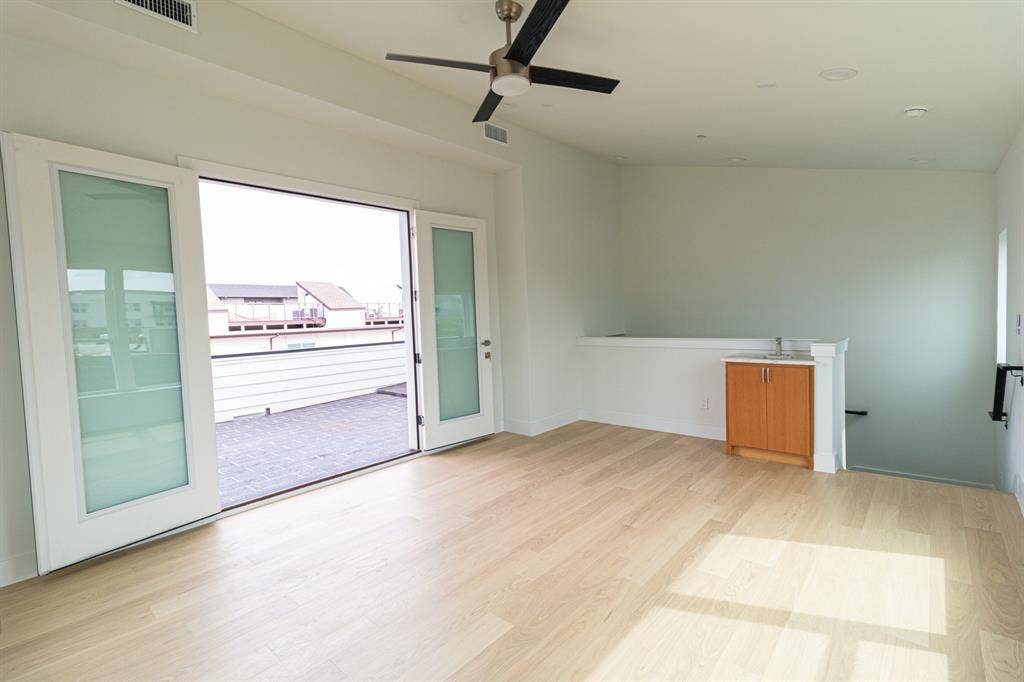 4210 Roseland Avenue, Dallas, TX 75204 4210 Roseland Avenue, Dallas, TX 75204