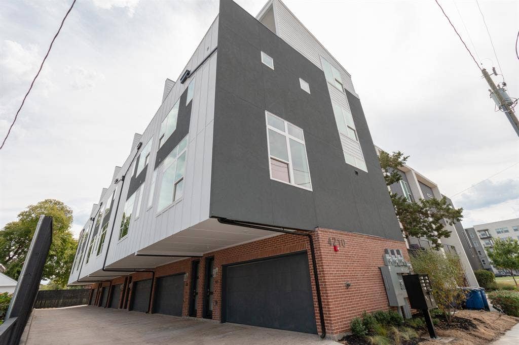 4210 Roseland Avenue, Dallas, TX 75204 4210 Roseland Avenue, Dallas, TX 75204