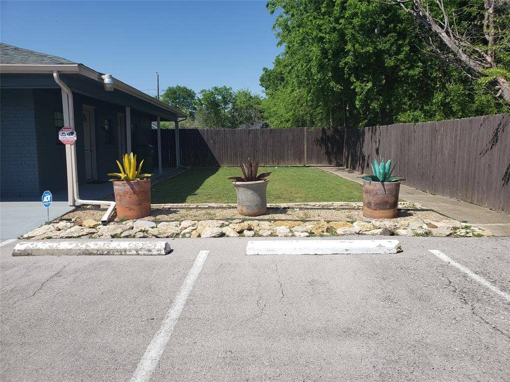 5617 Watauga Road, Watauga, TX 76148 Outside area leading to Salon area