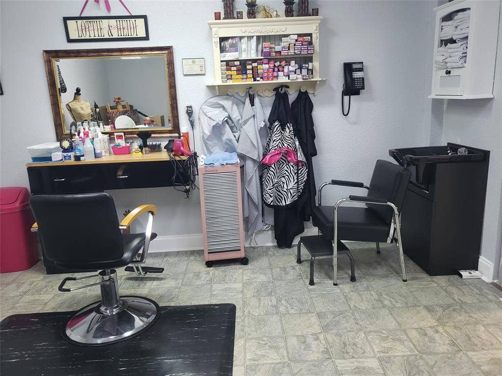 5617 Watauga Road, Watauga, TX 76148 5617 Watauga Road, Watauga, TX 76148