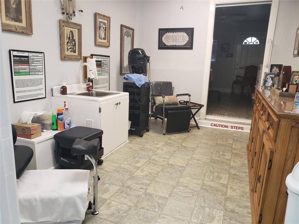 5617 Watauga Road, Watauga, TX 76148 5617 Watauga Road, Watauga, TX 76148
