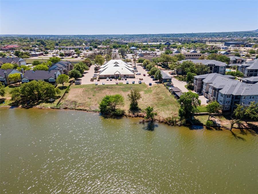 Property photo for 805 Hill Boulevard, Granbury, TX