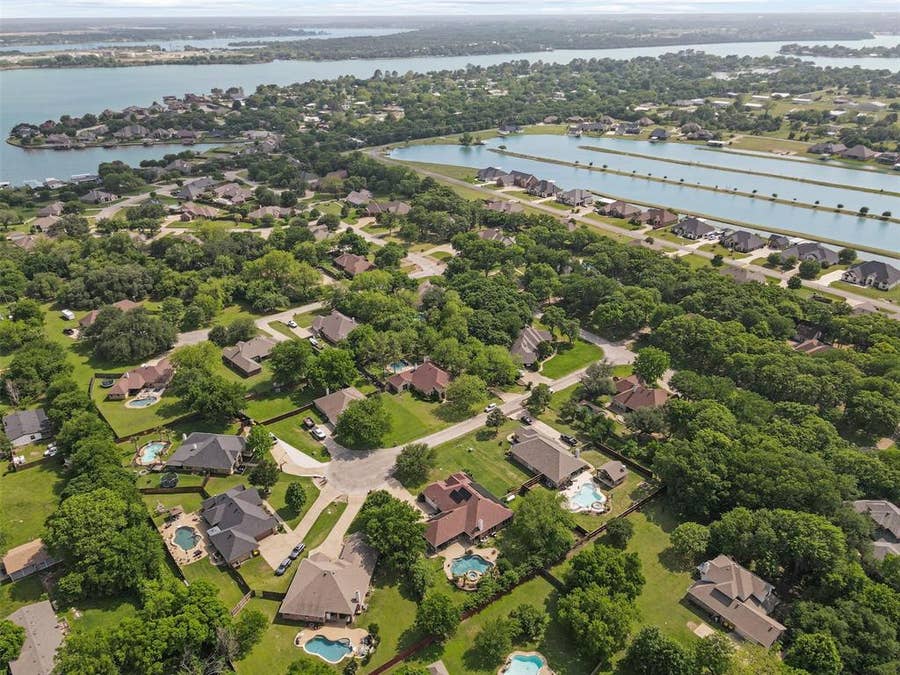 Property photo for 4404 Cluster Oak Court, Granbury, TX