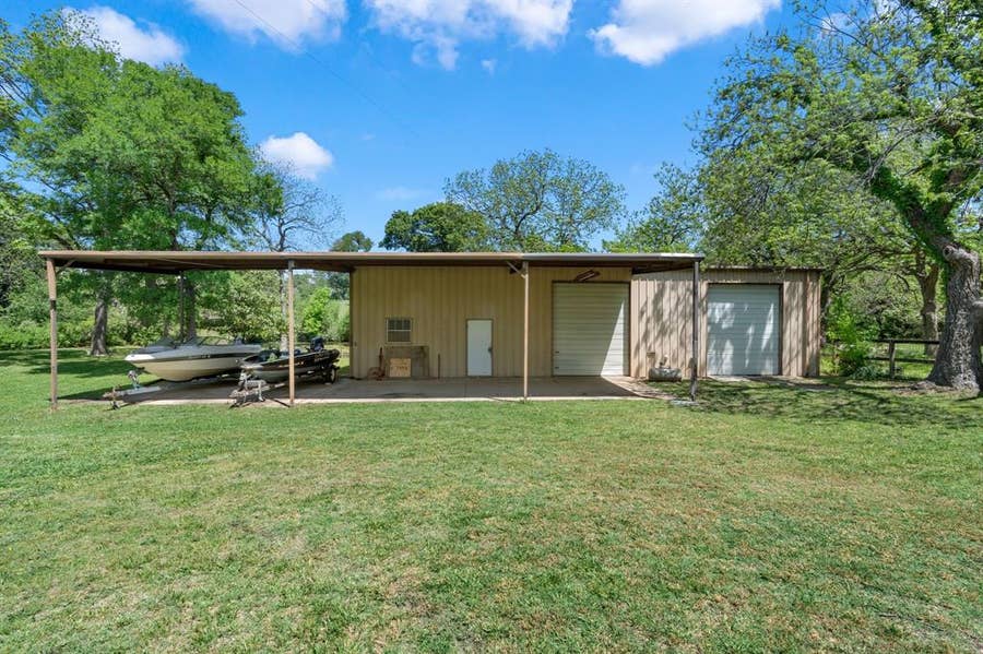 Property photo for 3231 Plainview Road, Midlothian, TX