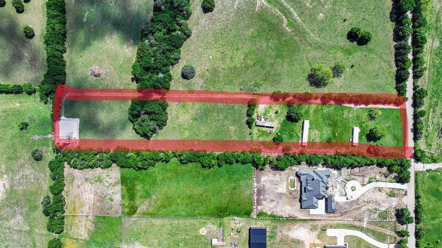 Property photo for 3291 Plainview Road, Midlothian, TX