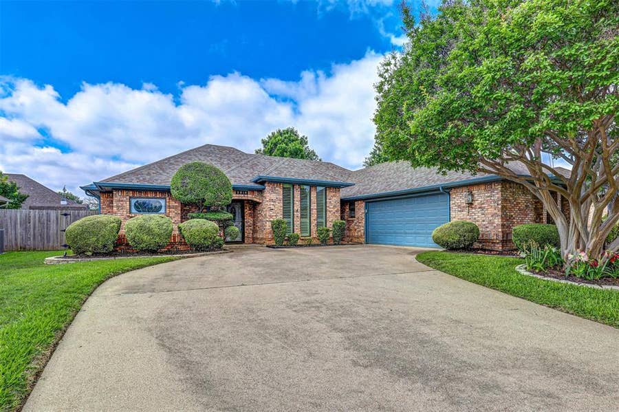 Property photo for 2516 Stone Hollow Drive, Bedford, TX