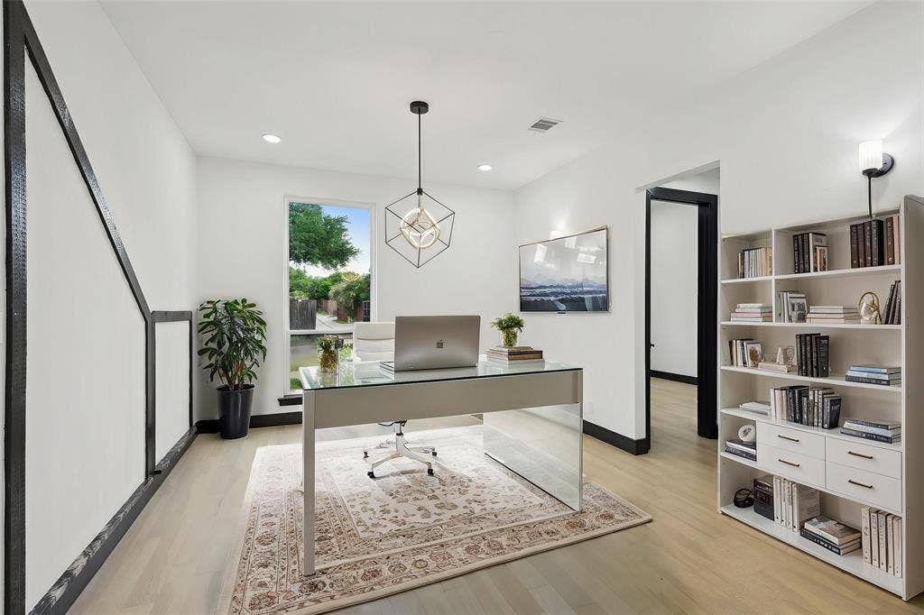 4219 Hollow Oak Drive, Dallas, TX 75287 Virtual Staged