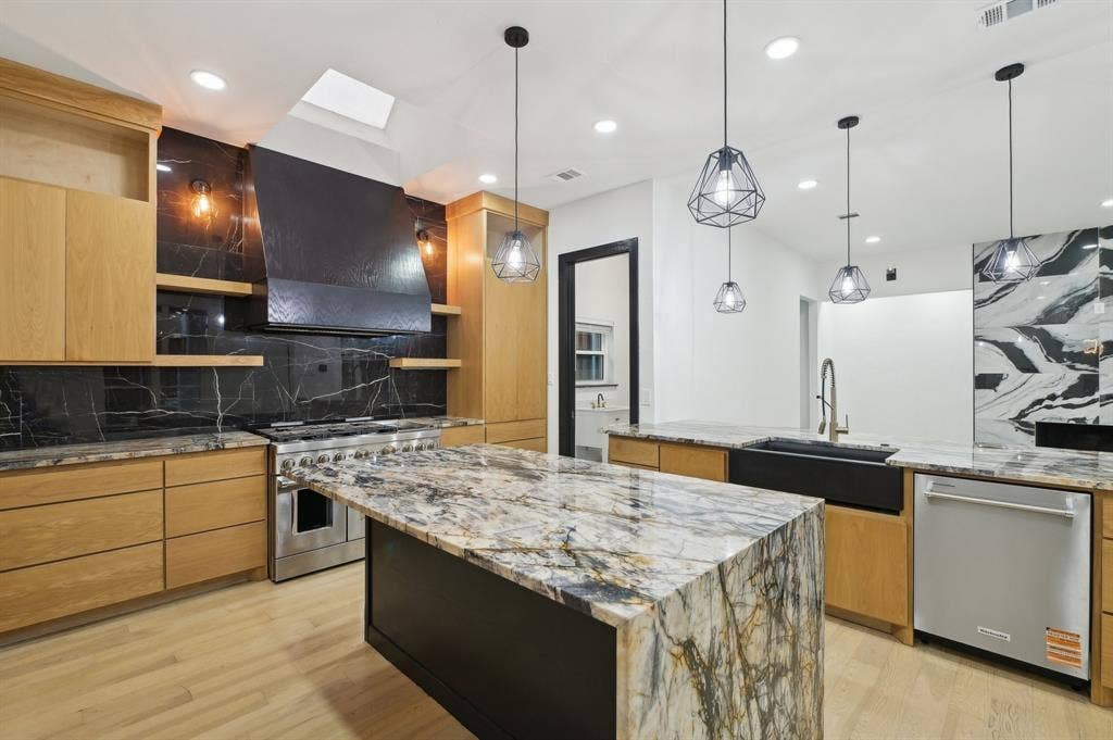 4219 Hollow Oak Drive, Dallas, TX 75287 4219 Hollow Oak Drive, Dallas, TX 75287