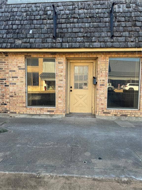 Property photo for 225 Main Street S, McGregor, TX