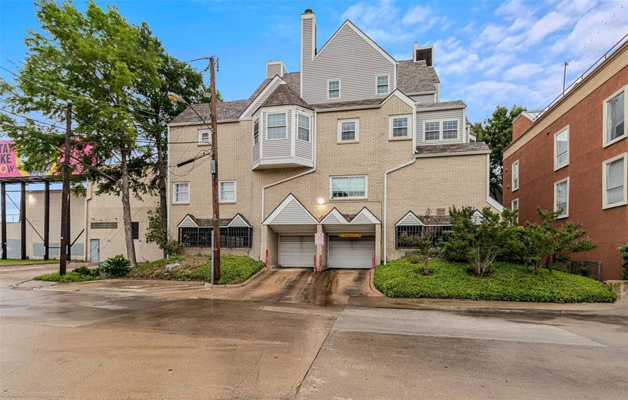 Property photo for 1010 Allen Street, #213, Dallas, TX