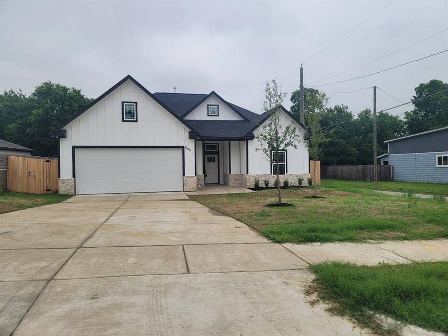 Property photo for 625 Atlanta Street, Fort Worth, TX