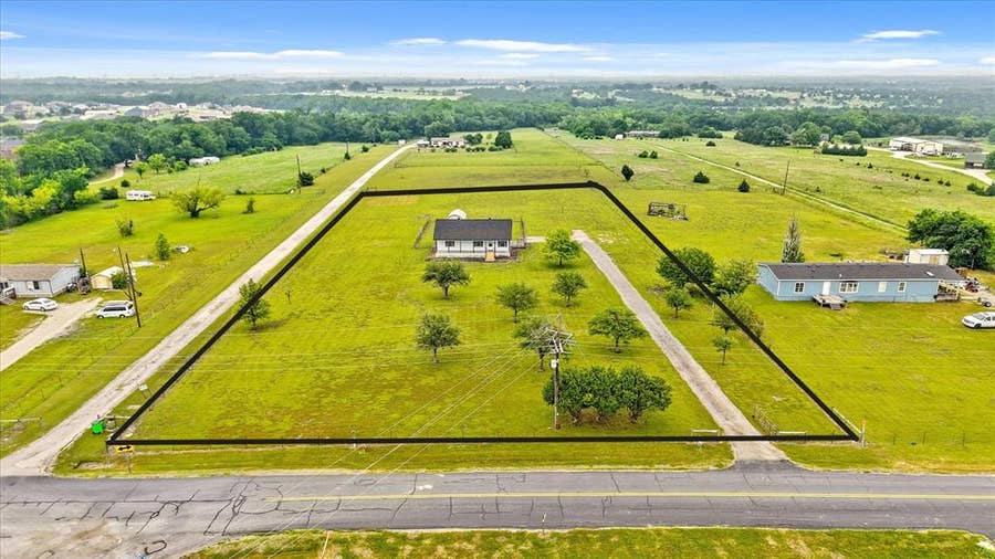 Property photo for 2099 County Road 655, Farmersville, TX
