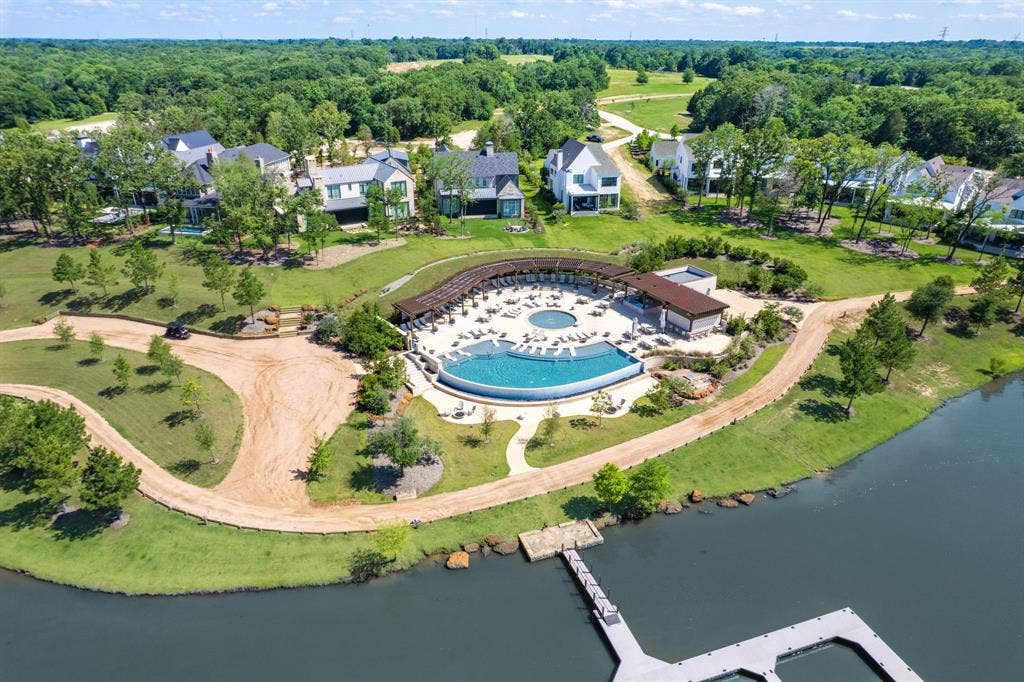 12121 Lighthouse Lane W, Malakoff, TX 75148 Aerial view of property's location featuring a nearby body of water and a pool