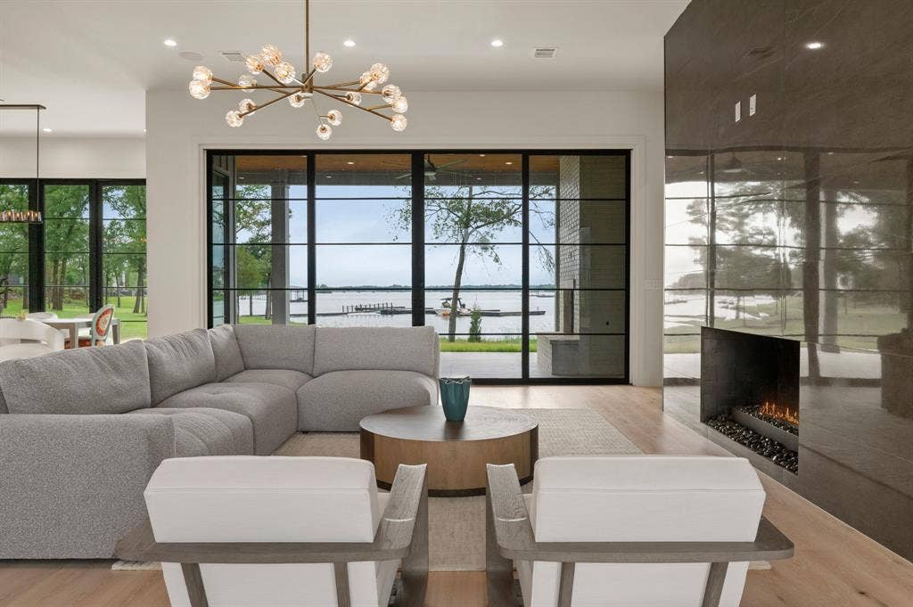 12121 Lighthouse Lane W, Malakoff, TX 75148 Building lobby with recessed lighting and a water view