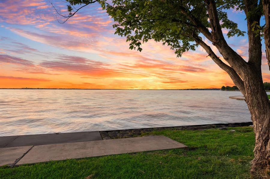 Property photo for 506 Terry Lane, Heath, TX