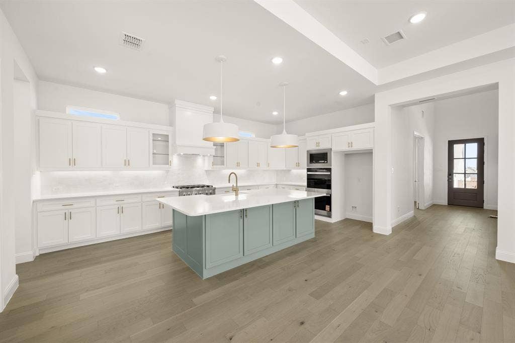 14465 Overlook Park Drive, Fort Worth, TX 76008 14465 Overlook Park- Kitchen-2