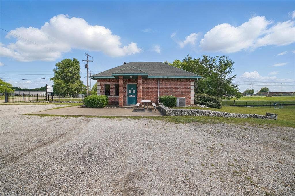 610 W Simonds Road, Seagoville, TX 75159