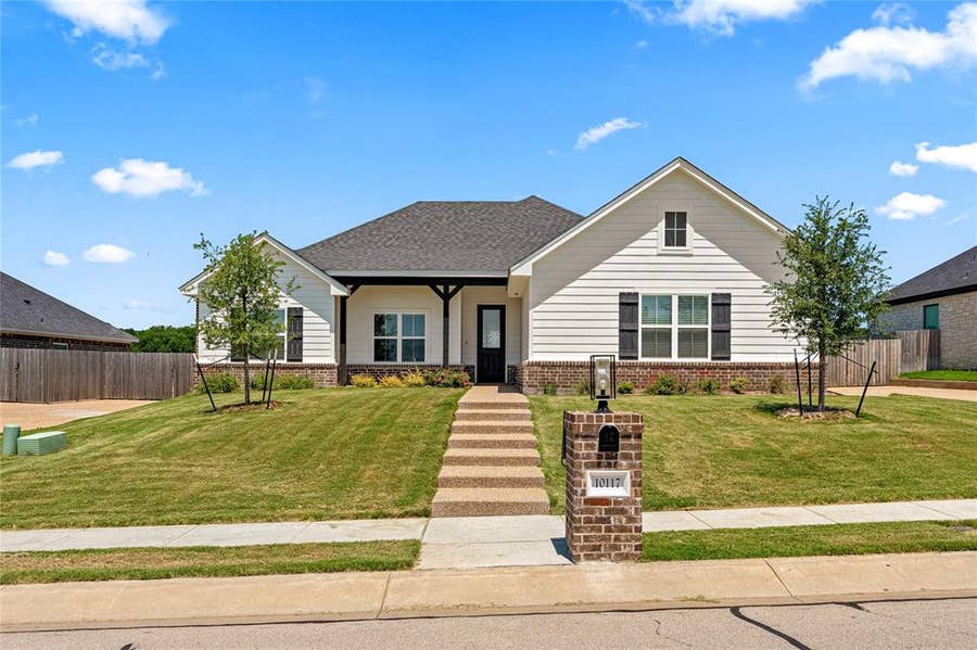 Property photo for 10117 Castleberry Lane, Waco, TX