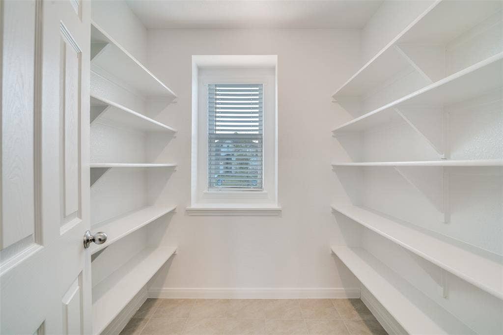4046 Bedford Drive, Crandall, TX 75114