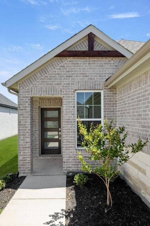 1405 Grove Pond Road, Forney, TX 75126 06. 1405 Grove Pond - Ext. Entry (2)