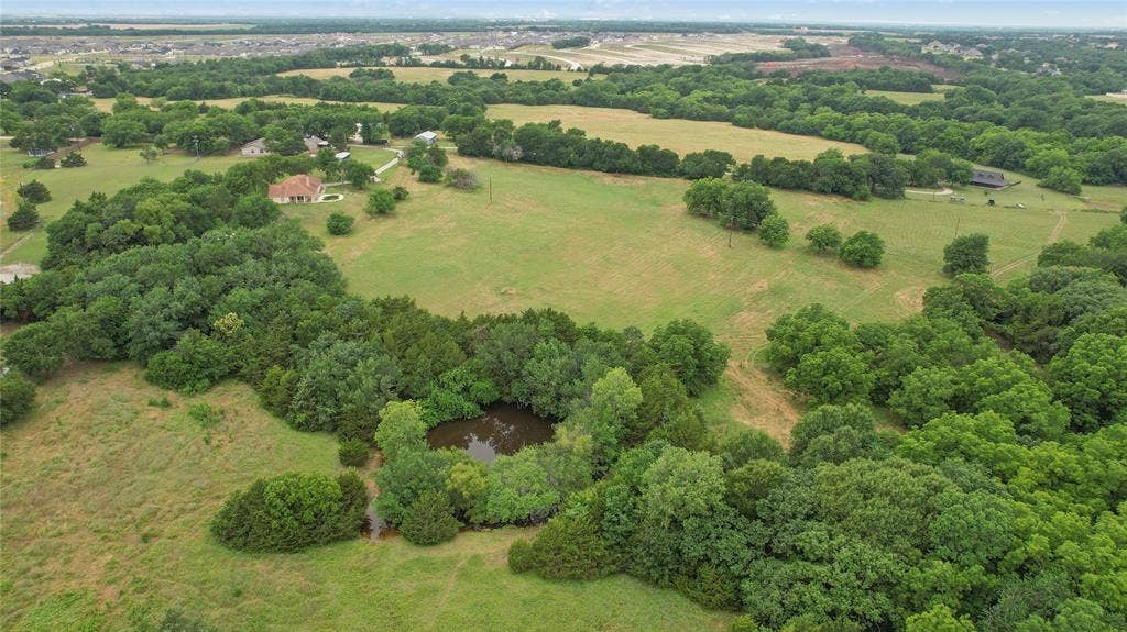 4196 County Road 1001, McKinney, TX 75071 Overview of rural landscape
