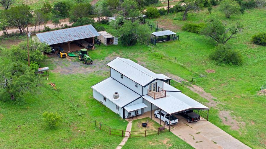 Property photo for 101 Starhorn Road, Marble Falls, TX