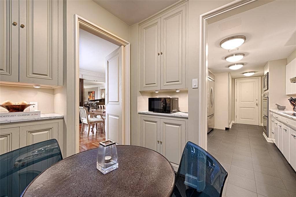 3525 Turtle Creek Boulevard, #4E, Dallas, TX 75219 Breakfast room
