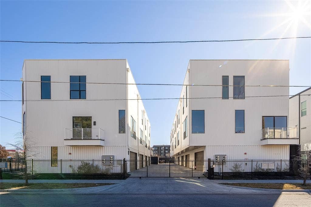 4322 Roseland Avenue, #2, Dallas, TX 75204