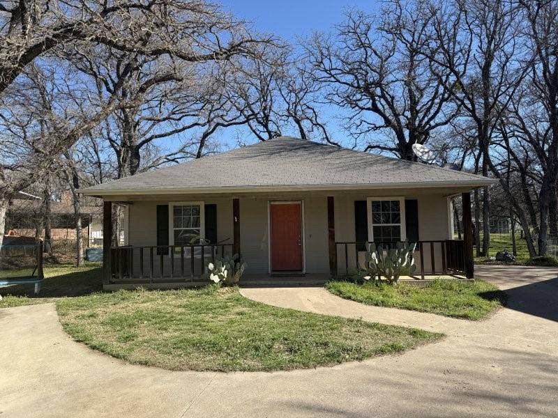 Property photo for 900 Reese Lane, Azle, TX