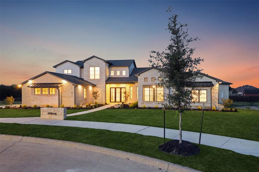 Property photo for 4930 Magnolia Trail, Midlothian, TX