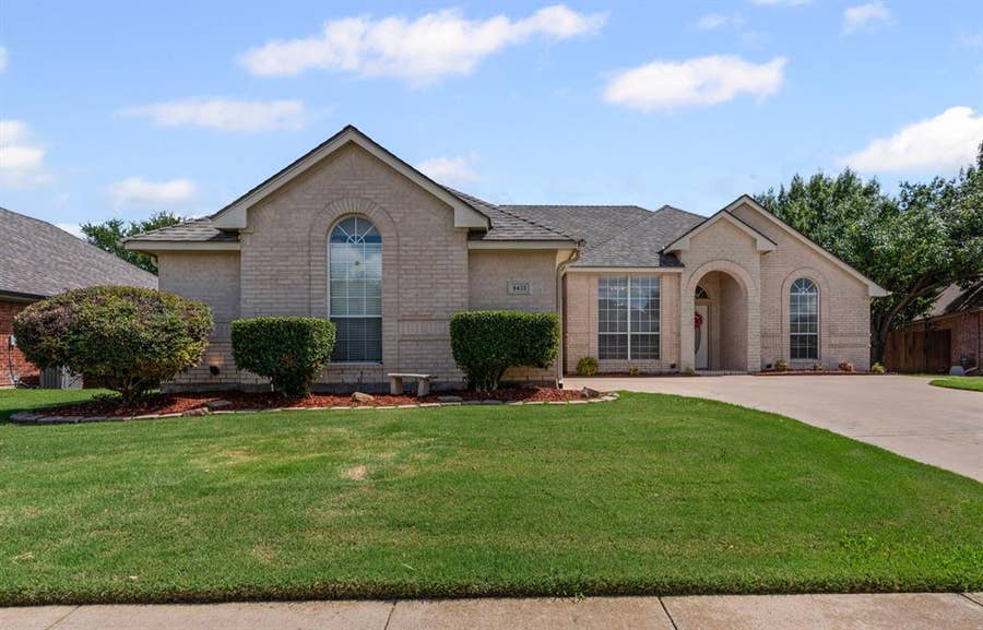 Property photo for 8433 Emerald Circle, North Richland Hills, TX