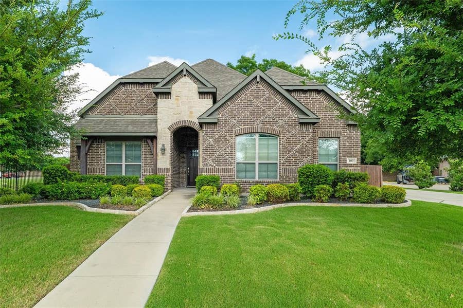 Property photo for 103 Water Garden Drive, Waxahachie, TX