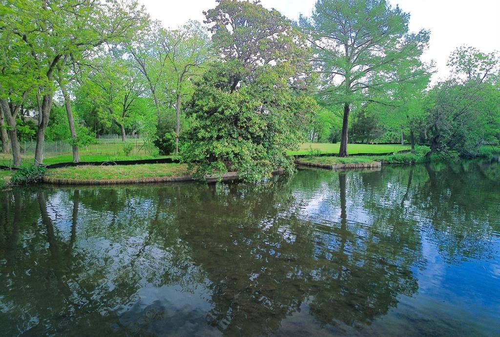 4703 Laguna Lane, Austin, TX 78746 4703 Laguna Lane, Austin, TX 78746