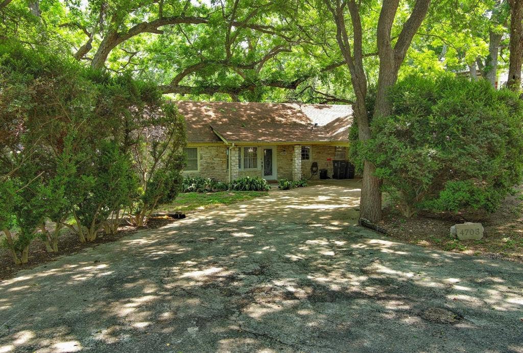 4703 Laguna Lane, Austin, TX 78746 4703 Laguna Lane, Austin, TX 78746
