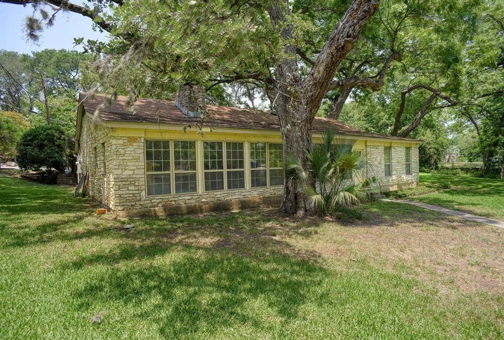4703 Laguna Lane, Austin, TX 78746 4703 Laguna Lane, Austin, TX 78746