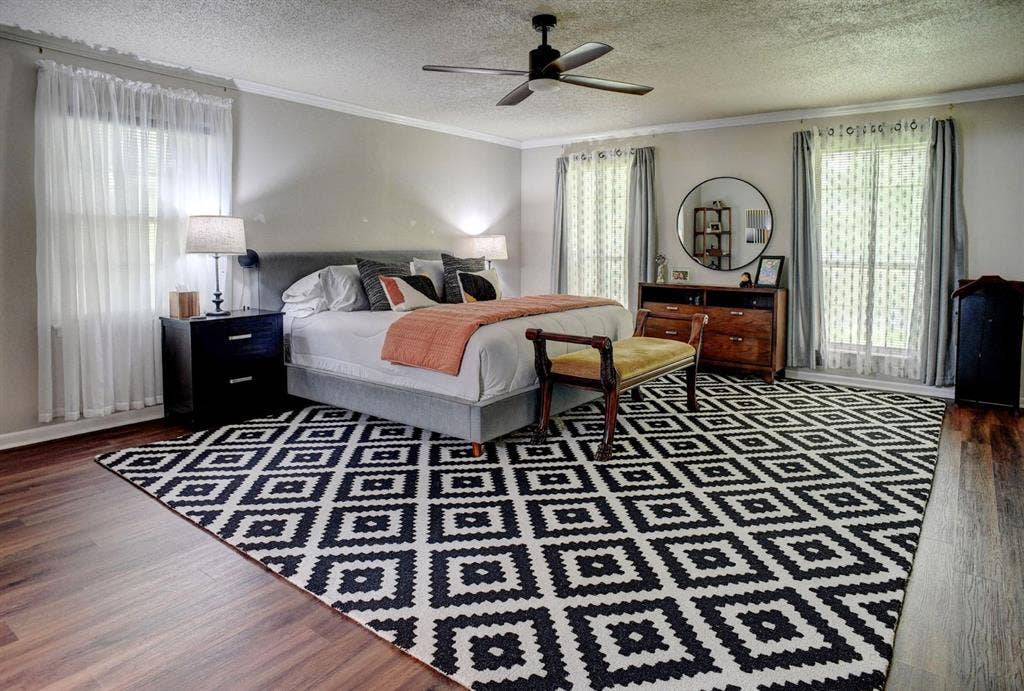 4703 Laguna Lane, Austin, TX 78746 4703 Laguna Lane, Austin, TX 78746