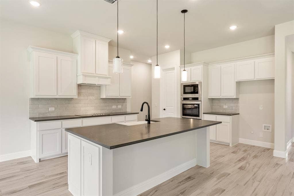 763 Crystal Lake Lane, Red Oak, TX 75154 763 Crystal Lake Lane, Red Oak, TX 75154