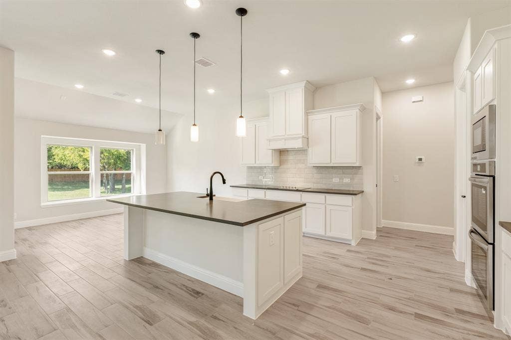 763 Crystal Lake Lane, Red Oak, TX 75154 763 Crystal Lake Lane, Red Oak, TX 75154