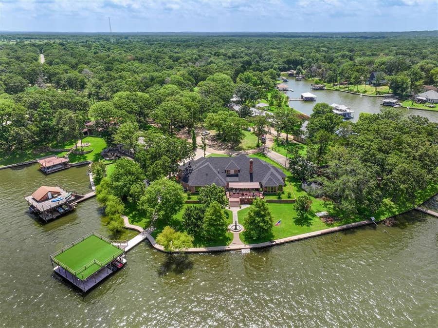 Property photo for 106 Lynne Circle, Mabank, TX