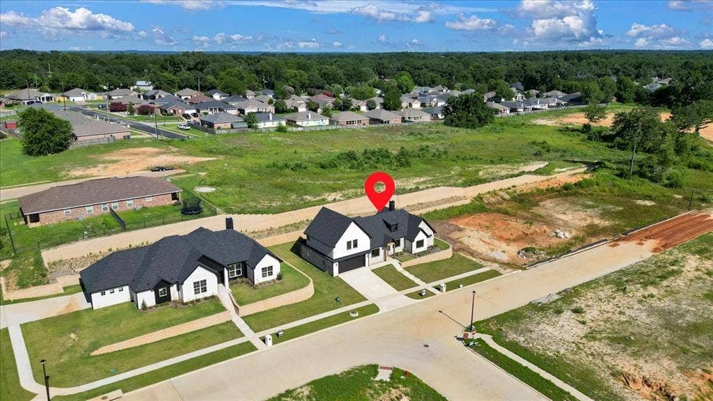 1001 Mallard Drive, Lindale, TX 75771 1001 Mallard Drive, Lindale, TX 75771